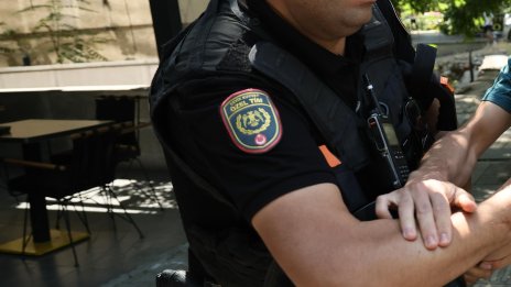Бременна жена падна от балкон, арестуваха съпруга ѝ