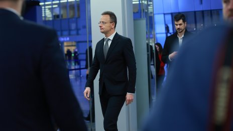 Сиярто: Въпреки отричанията, в Украйна се извършва принудителна военна служба 