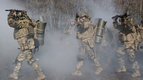 Русия е уверена, че може да спечели войната в Украйна, но има рискове от сблъсък с НАТО