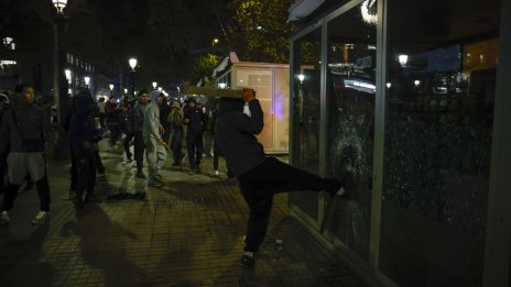 Пожари и разграбени магазини на протест срещу системата в Барселона