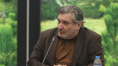 Ганев: Малко обсесираме с мисълта, че дерат населението