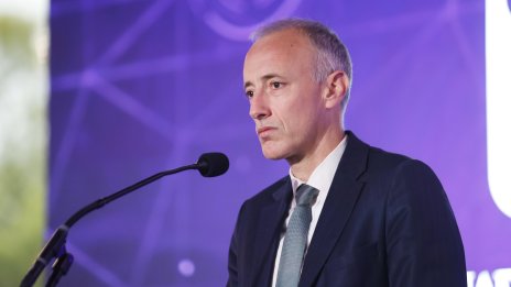 Министър Вълчев свиква извънредно съвещание с РУО за сигурността в училищата