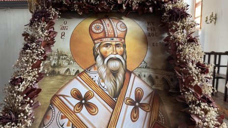 Възмущение от проповеди на украински у нас, Сливенската епархия се сопна: Те са наши братя!