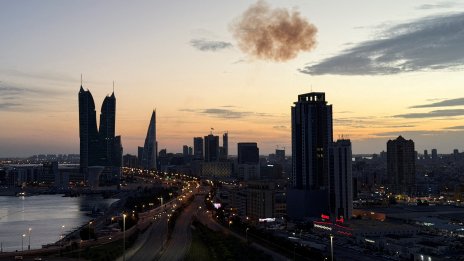 Иран удари жилищни сгради и хотел в Бахрейн