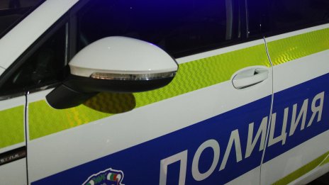 Шофьор се преобърна с колата си до спирка в Пловдив