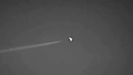 Самолет с форма на НЛО е забелязан над Зона 51, давал странен код