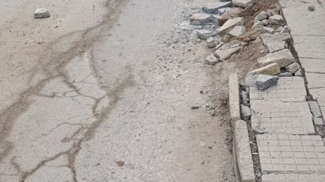 Районите, където живеем: Мръсотия, разбити пътища, смърдящи сметища