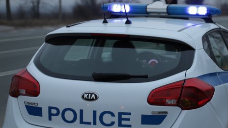Двама 18-годишни шофьори се удариха в Русе, единият е с опасност за живота