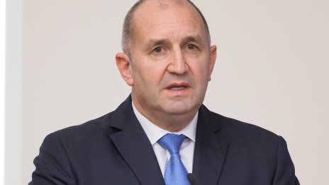 Радев: Ако няма върховенство на закона, тези, които крадяха левовете ни, ще ни крадат в евро