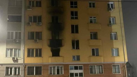 Пожар в блок на "Опълченска" в София, жена е загинала