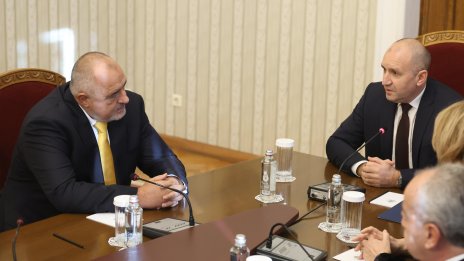 Социолог: Нова битка между Борисов и Радев, този път за бъдещето