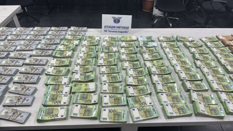 Хванаха недекларирана валута за над 2 780 000 лв. на Капитан Андреево