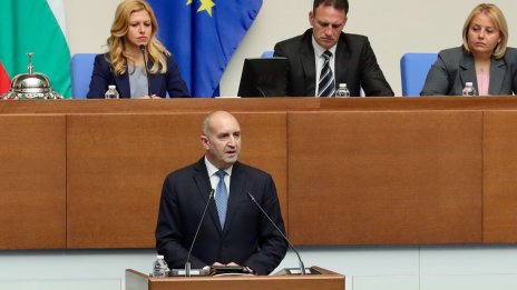 Заклеха се: Избраха Радев за премиер, новият редовен кабинет започва работа