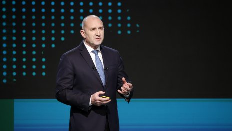 Румен Радев: Христос воскресе! Споделяме обща надежда за мир и просперитет