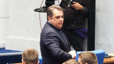 Асен Василев: Това управление е основано единствено на консумация