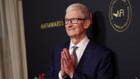 Тим Кук се оттегля от поста изпълнителен директор на Apple