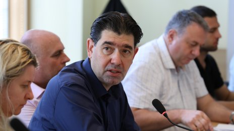 Таков за сагата "Китай": Премиерът не е началник на шефа на БСП, за да нарежда 