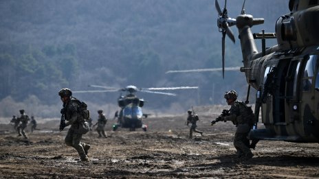 Иран: САЩ да не предприемат сухопътна инвазия, да не изпитват решимостта ни