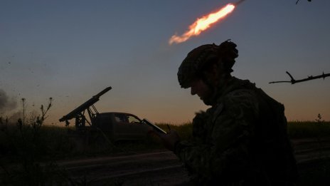 Украински носители на дронове нанесоха първи автономни удари с голям обсег