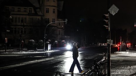Хиляди домакинства в Берлин са четвърти ден без ток