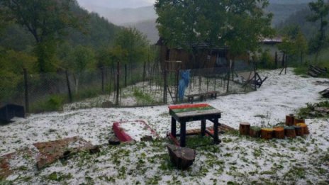 Едра градушка се изсипа в няколко севлиевски села
