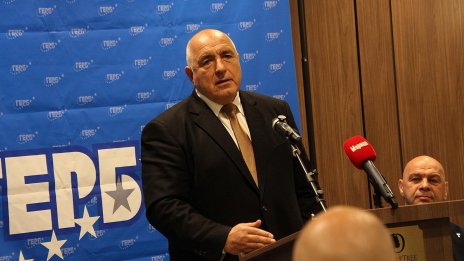 ГЕРБ с призив към Дечев да каже от коя партия е шофьорът, блокирал "Хемус"