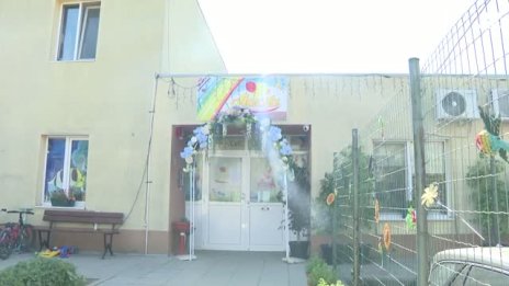 Деца по пантофи в градината заради бомбени заплахи: Как се действа при сигнал