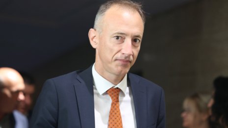 МОН иска помощ от парламента за закриване на Пернишкия университет, бил канал за мигранти
