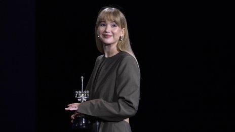 Дженифър Лорънс не се притеснява от голотата и целулита в новия си филм