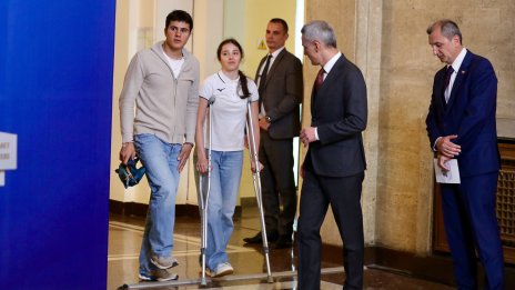 В кадър: Малена и Тервел Замфирови бяха посрещнати в МС