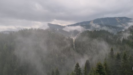 Облачно и мъгливо е в планините, условията за туризъм не са добри