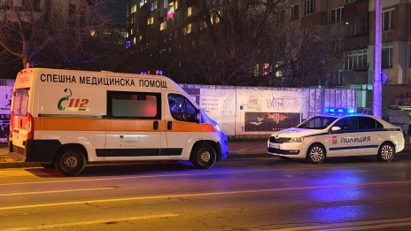 Шофьор загина, след като колата му се вряза в къща край Средец