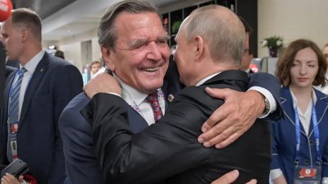 Герхард Шрьодер е уважил Путин в Москва за рождения му ден
