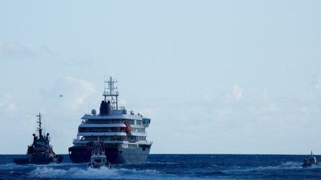 Норовирус пламна на круизен кораб, има смъртен случай