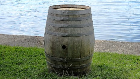 Хазяин уби наемател и го напъха в бидон 