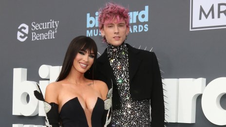 На Машин Гън Кели вече не му е до купони, празнува ЧРД само с бебето