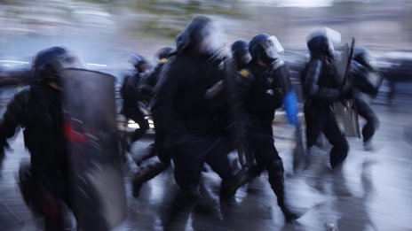 Над 400 000 души излязоха на протести днес във Франция
