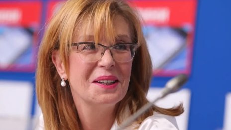 200 000 подписа за референдум за излизане от еврозоната са внесени в парламента