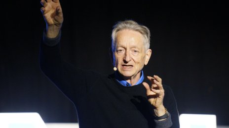 Джефри Хинтън: ИИ вече има съзнание, трябва да станем приятели с роботите 