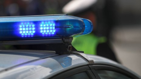 Кола блъсна патрул в София, двама полицаи са ранени