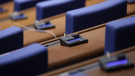 Със 126 гласа депутатите отхвърлиха ветото на Йотова  върху промените в Изборния кодекс