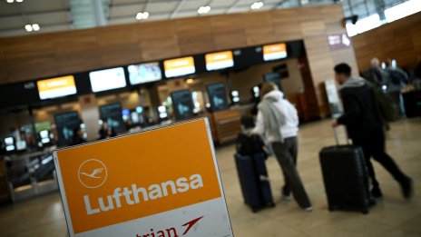 Lufthansa отменя 20 хил. летни полета заради цените на горивата