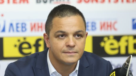 Цанко Цанков с постижение за 24-часово непрекъснато плуване в Дунав без неопрен 