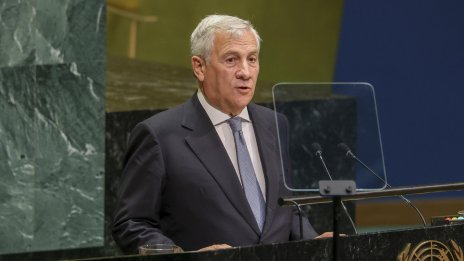 Скандал в Италия: Министър смята, че жена с по-дълга пола ще бъде добра майка