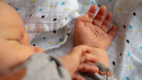 4000 акушерки не достигат у нас