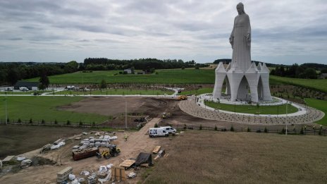 В Полша откриват най-високата статуя на Дева Мария в Европа