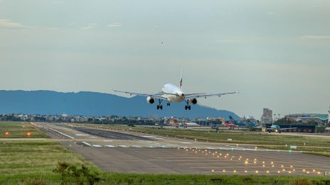 Проучване предупреждава: Изменението на климата ще увеличи шума от самолетите