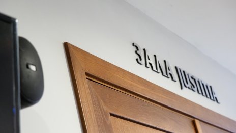 Оставиха в ареста литовката, намушкала четирима във Варна