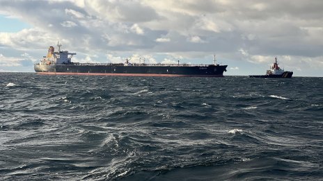 Моряк, обявен за изчезнал преди дни, е открит жив на танкер в Германия