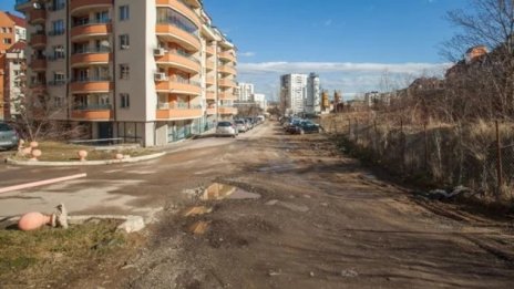 Жители на столичен квартал на протест, искат &bdquo;нормални улици&ldquo;